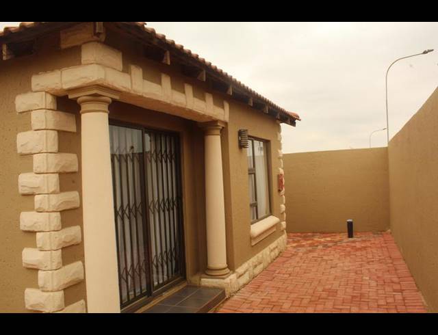 3 BEDROOM HOUSE FOR SALE IN DOORNKOP